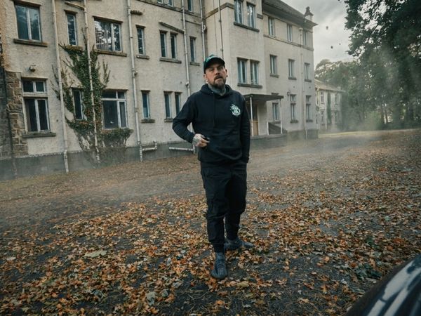 Exploring with Fighters - Scotland's Biggest Abandoned Asylum