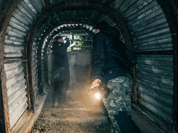 Exploring with Fighters - 200 Feet Under