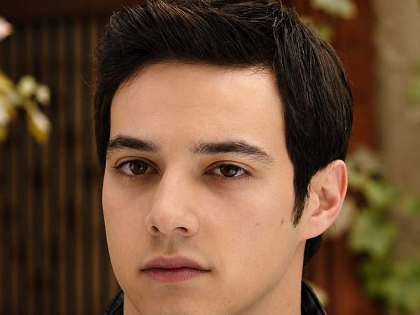 Karagül – Black Rose - Episode 14