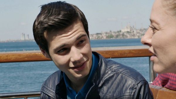 Karagül – Black Rose - Episode 36