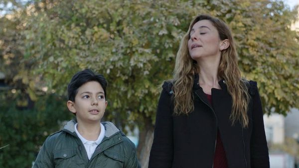 Karagül – Black Rose - Episode 16