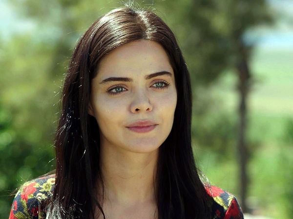 Karagül – Black Rose - Episode 33
