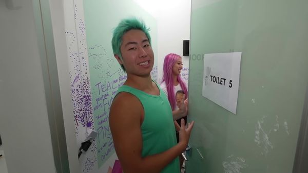 ZHC - Last to Stop Customizing Toilet Wins $30,000