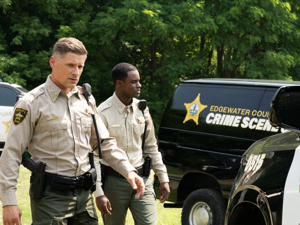 Sheriff Country - Expecting Trouble