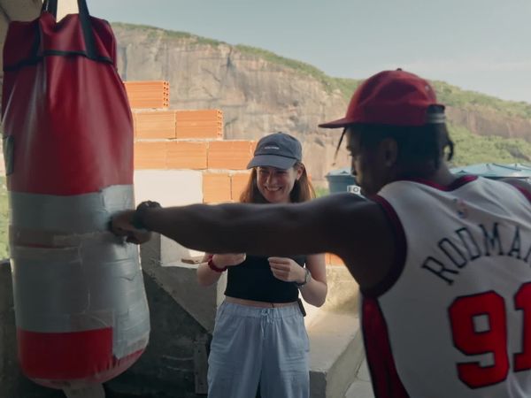 The Wonder Guys - Favela do Rio Revelada: Crime, Correria e Vistas de Milhões