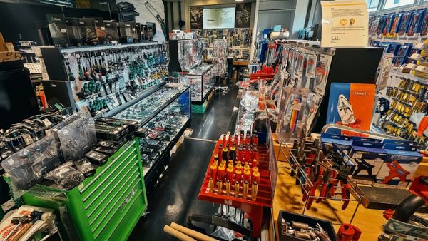 SAMMIT - The Greatest Tool Shop on Earth