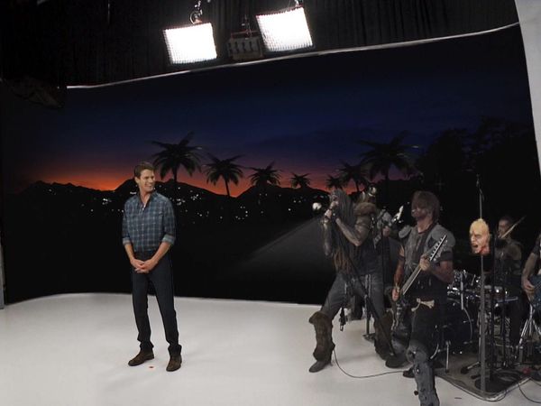 Tosh.0 - October 27, 2015 - Tosh.0 Memorabilia Auction #2