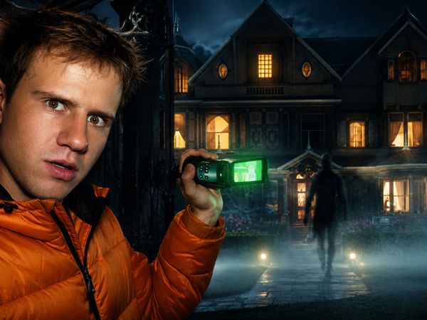 GroovyGavin - I Went to the Most Haunted Houses in America