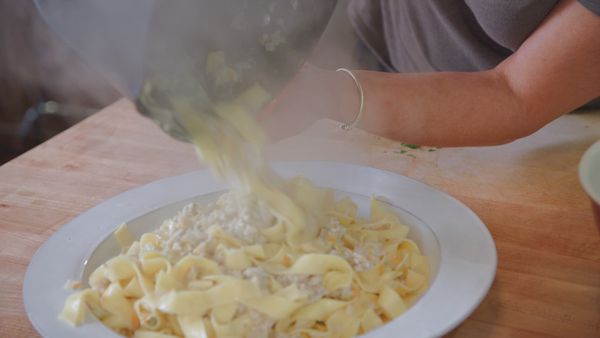 Rachael Ray's Meals in Minutes - White Ragu with Pappardelle