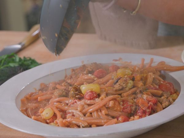 Rachael Ray's Meals in Minutes - Spicy Charred Tomato Pasta with Hot Sausage or Chickpeas