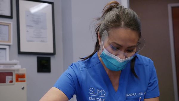 Dr. Pimple Popper: Breaking Out - Lessons in Pimple Popping