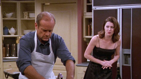 Frasier - Daphne hace la cena