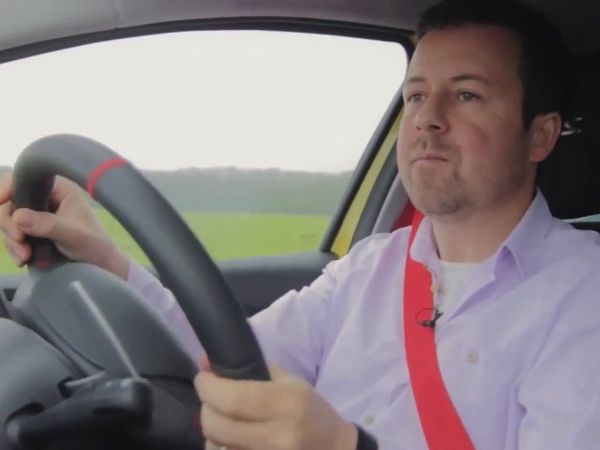 EVO - Renault Clio 200 Turbo vs. Vauxhall Corsa VXR Clubsport