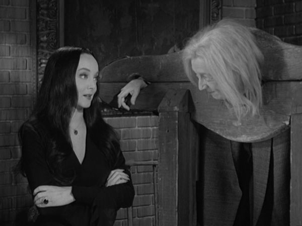 Die Addams Family - Gorilla Gorgo, die perfekte Hausfrau