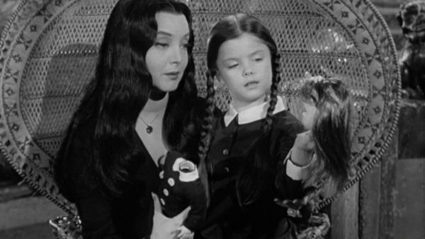 Die Addams Family - Versteigerung der Tigerkopfuhr