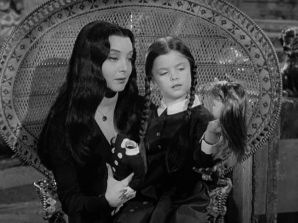 Die Addams Family - Versteigerung der Tigerkopfuhr