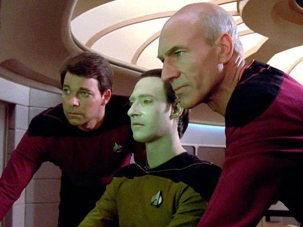 Star Trek: The Next Generation - The Naked Now