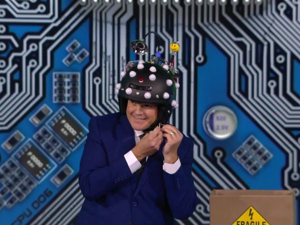 Penn & Teller: Fool Us - Penn On Fire
