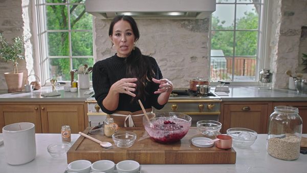 Magnolia Table With Joanna Gaines - A Friendsgiving Feast