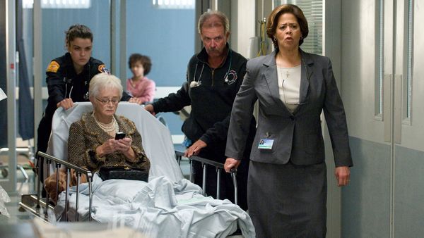 Nurse Jackie - Serpentina en aerosol