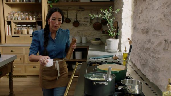 Magnolia Table With Joanna Gaines - Fried Chicken Night