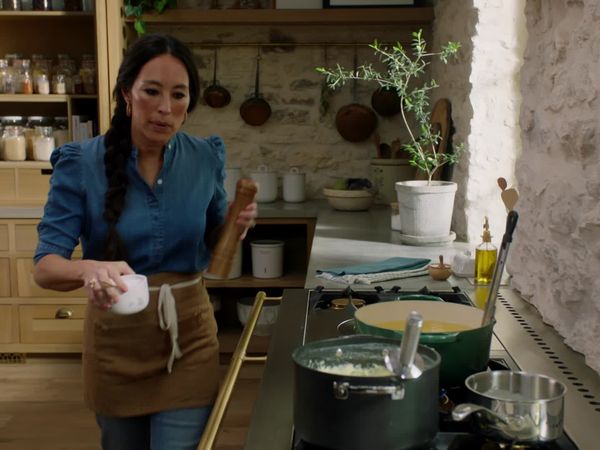 Magnolia Table With Joanna Gaines - Fried Chicken Night