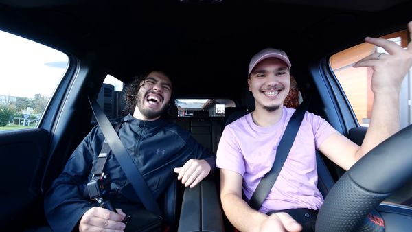 Adem & Bilal - Adem & Bilal - ESSAYE DE NE PAS RIRE EN VOITURE ! (On accoste des gens mdrrr)