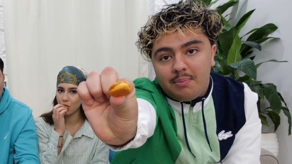 Adem & Bilal - Adem & Bilal - ON TESTE DES PRODUITS JAPONAIS AVEC NOS SOEURS !