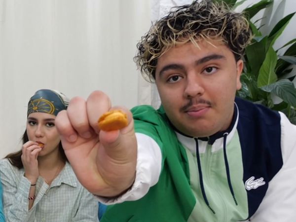 Adem & Bilal - Adem & Bilal - ON TESTE DES PRODUITS JAPONAIS AVEC NOS SOEURS !