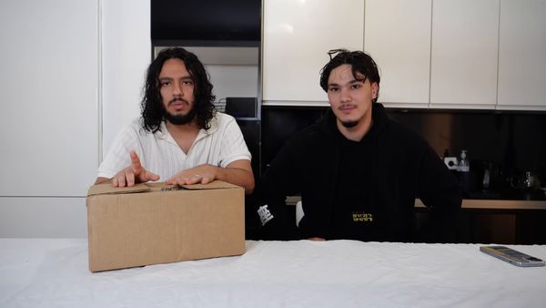 Adem & Bilal - Adem & Bilal - ON TESTE LES MARQUES DES YOUTUBEURS PENDANT 24H !