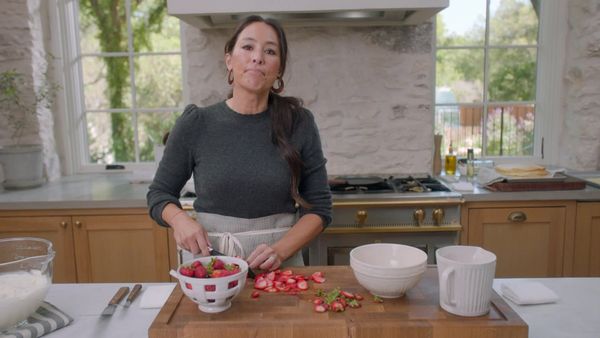 Magnolia Table With Joanna Gaines - Crepes