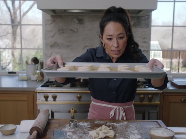 Magnolia Table With Joanna Gaines - Peaches and Pork Chops