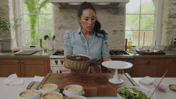 Magnolia Table With Joanna Gaines - Chicken Pot Pie