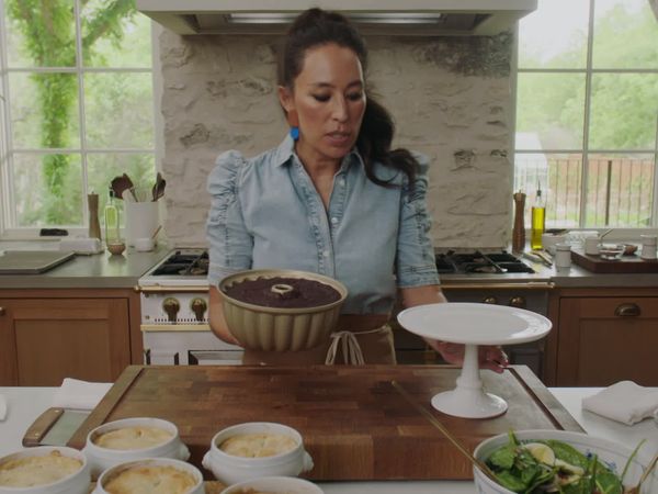 Magnolia Table With Joanna Gaines - Chicken Pot Pie