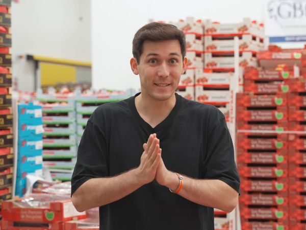 Louis-San - Louis-San - J'emmène des Japonais en France juger les fruits et légumes (ils connaissent RIEN !!!)