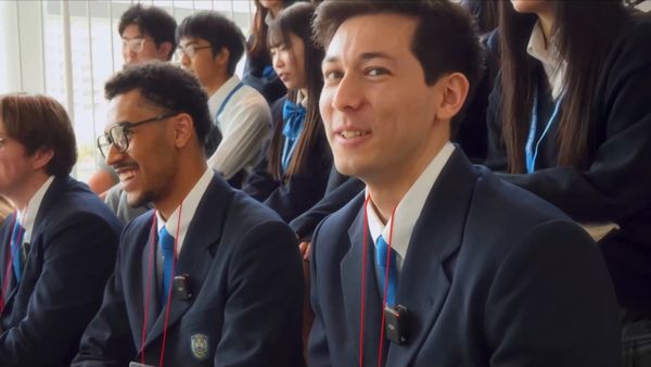 Louis-San - Louis-San - J'emmène des lycéens français découvrir un lycée au Japon