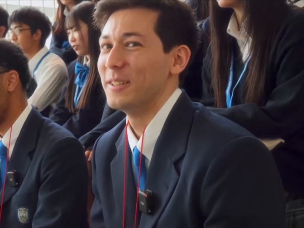 Louis-San - Louis-San - J'emmène des lycéens français découvrir un lycée au Japon