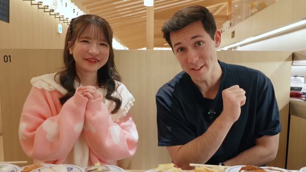 Louis-San - Louis-San - J'emmène une GROSSE MANGEUSE Japonaise professionnelle dans un sushi à volonté (c'est terrifiant)