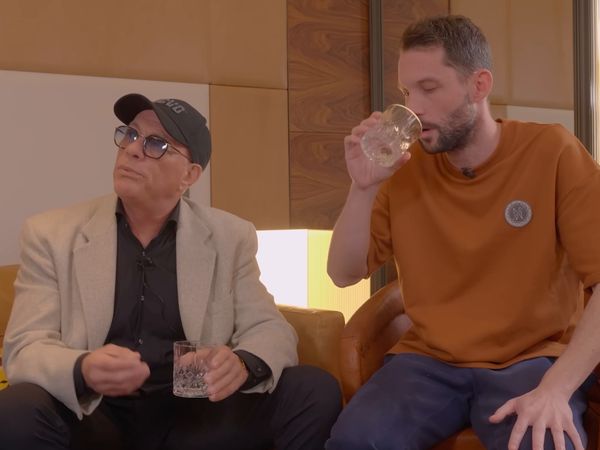 Morgan VS - Morgan VS - "ON BOIT DE L'EAU ... (ft Jean-Claude Vandamme et Michaël Youn)"
