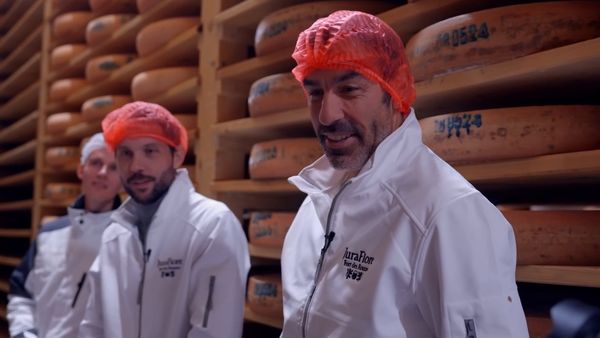 Morgan VS - Morgan VS - Comté de 100 jours VS 2500 jours (Le plus vieux au monde) avec Robert Pirès !