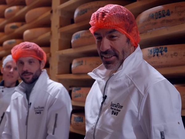 Morgan VS - Morgan VS - Comté de 100 jours VS 2500 jours (Le plus vieux au monde) avec Robert Pirès !