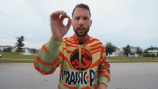 Morgan VS - Morgan VS - J’ai loué un CYBERTRUCK à Miami et dépensé 1000$ de Street Food ! (Bienvenue dans le Futur !)