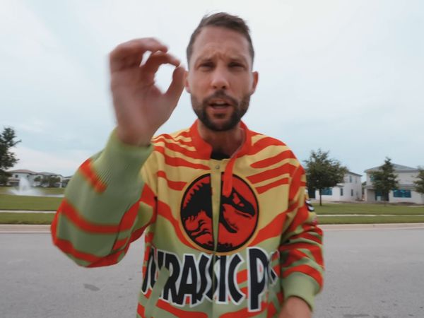 Morgan VS - Morgan VS - J’ai loué un CYBERTRUCK à Miami et dépensé 1000$ de Street Food ! (Bienvenue dans le Futur !)