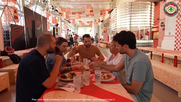 Morgan VS - Morgan VS - ON A FAIT UN TOUR DU MONDE (de la street food) avec @BenjaminVerrecchia, @GwennAsq, @StudioDanielle!