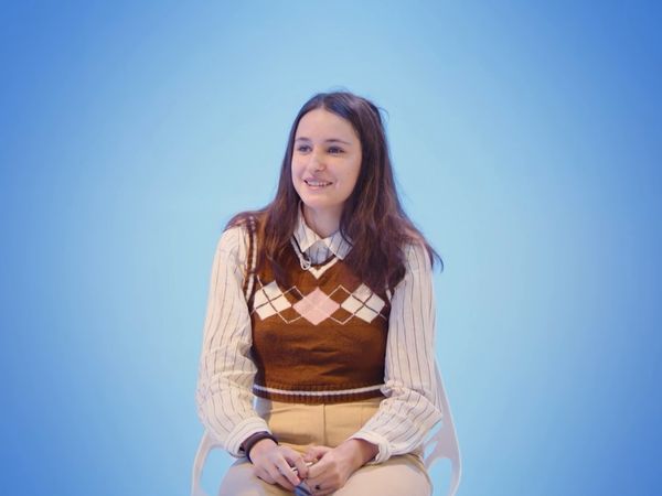 Noa - Noa - ATTEINTE D'UN TDI: ELLE VIT AVEC 30 PERSONNALITÉS DANS SA TÊTE