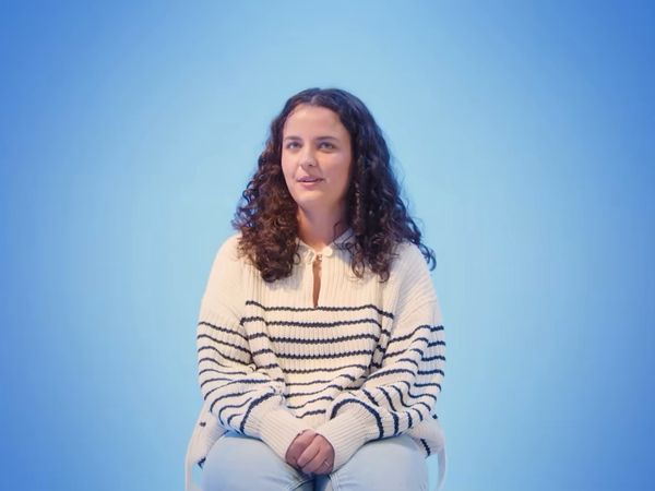 Noa - Noa - TRUE CRIME: ELLE RETROUVE SES PARENTS ASSASINÉS DANS LE SALON