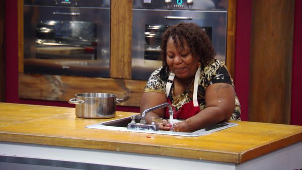 Worst Bakers in America - Bakery Battle