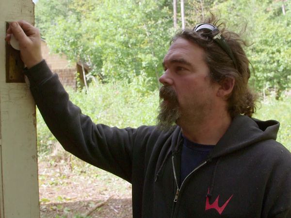 Maine Cabin Masters - Off-the-Grid Renovation