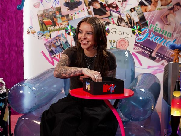 Besties con MTV - Young Miko