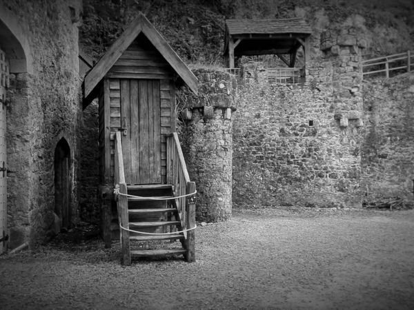 Ghost Dimension - Gwrych Castle: Supernatural Gateway